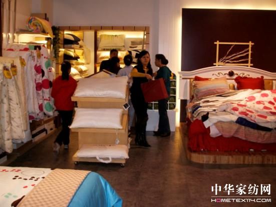 贵阳首家艾莱依家纺专卖店开业火爆