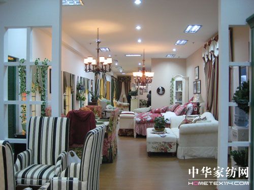 依曼琪昆山红星美凯龙店盛大开业