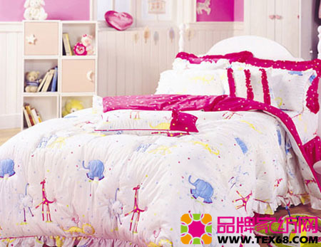 多彩儿童床品让房间增色