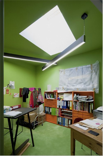 ������ɫ���������Ԣ