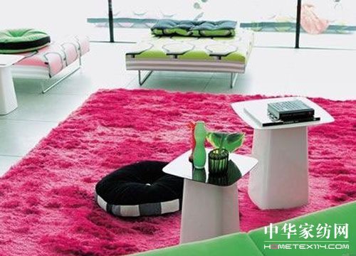 红绿撞色出位搭配清新空间