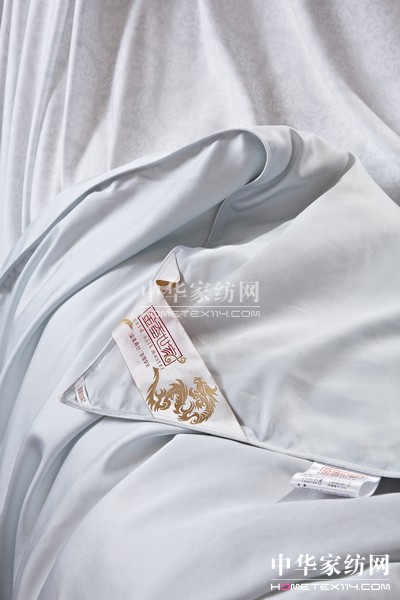 琴韵丝棉蚕丝被