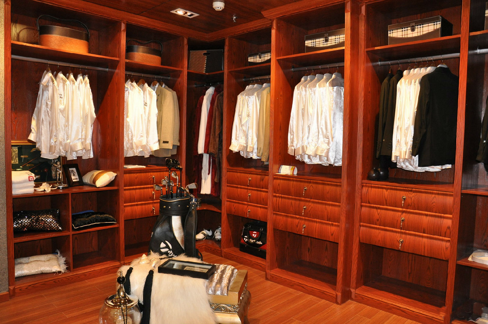 男士专属衣帽间+成功男人的光环