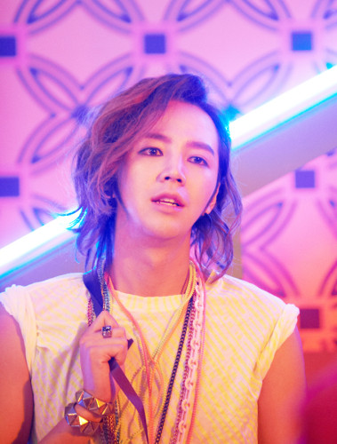 张根硕MV花絮曝光27日发行新专辑