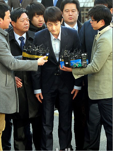 朴施厚就涉嫌强奸赴警署接受调查称清白