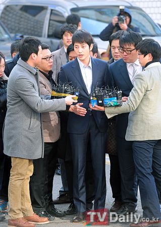 朴施厚反告强奸案当事人