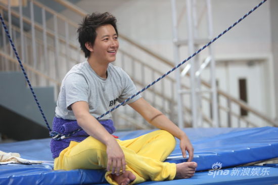 《星跳水立方》吴建豪跳十米台隔空战韩庚