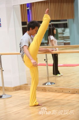 《星跳水立方》吴建豪跳十米台隔空战韩庚