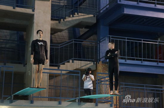 《星跳水立方》吴建豪跳十米台隔空战韩庚