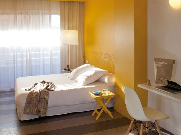 浓郁复古风巴塞罗那旅店设计