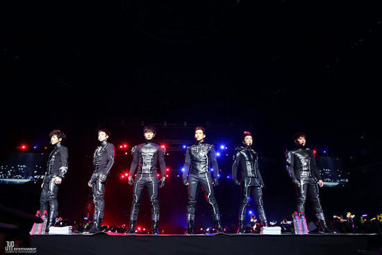 2PM尼坤为演唱会造势坦白中文有代笔