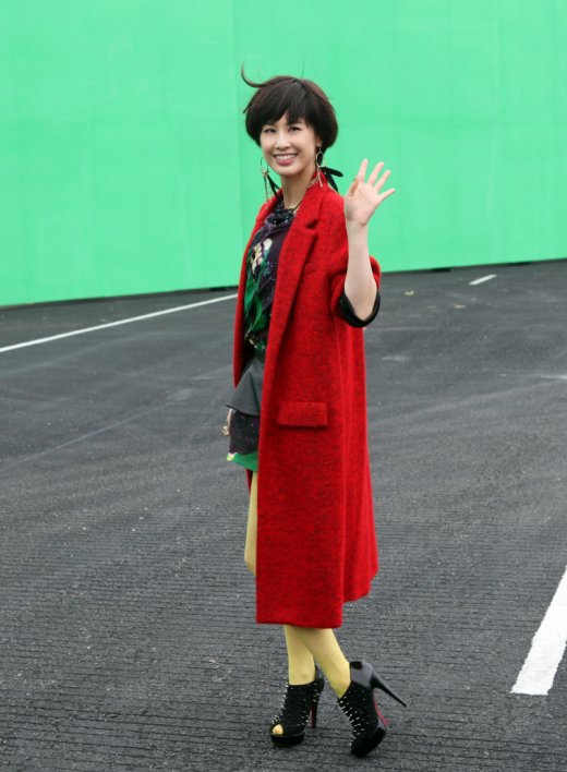 黄圣依化身“打女”搭档甄子丹《冰封侠》