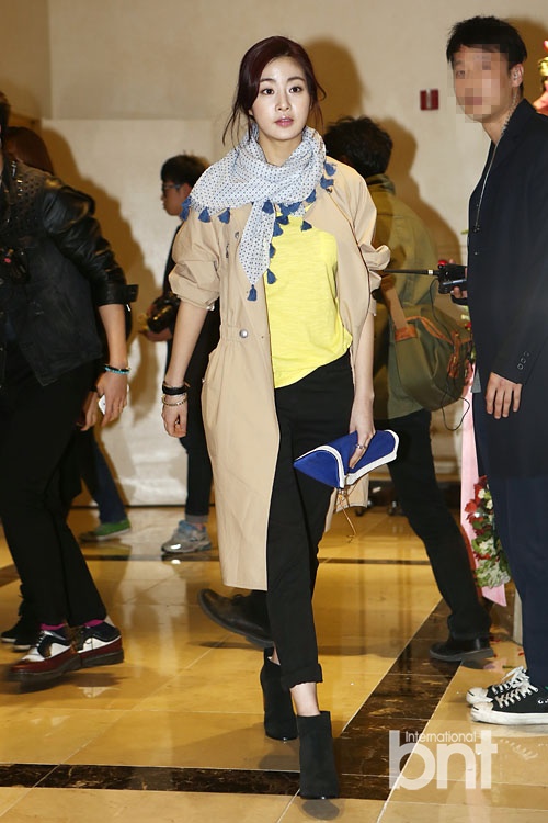 李钟硕f(x)等众星助阵《首尔时装周》