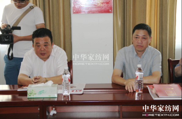 温州市商务局局长苏向青,苍南县县委书记黄寿龙等陪同了考察集团党委