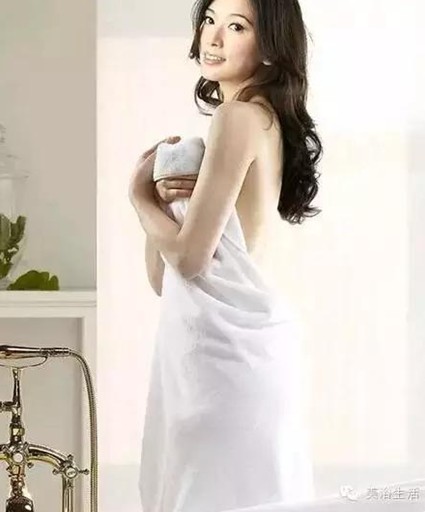美浴生活：林志玲胸围86.36cm，得穿多大号的浴袍啊！