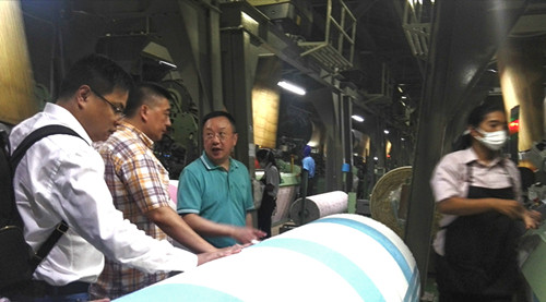 中国家纺代表团访问印尼最大毛巾企业